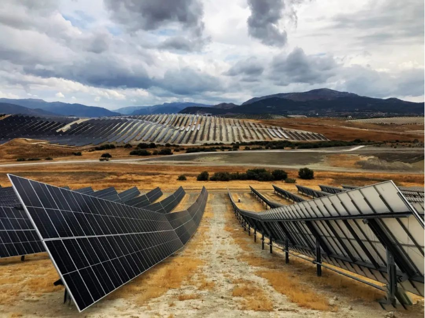 商業用太陽光発電はスペインとドイツで発展を続けている