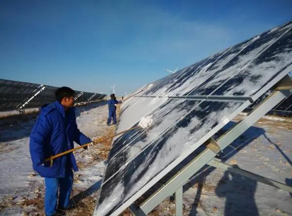 冬場の太陽光発電システムのメンテナンスはどうするの？